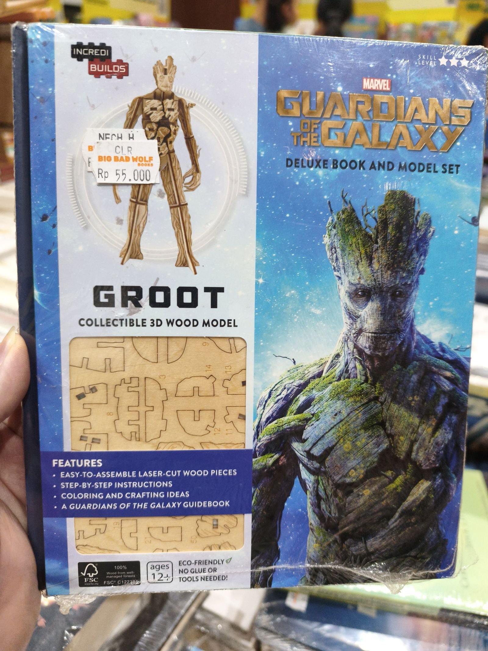 IncrediBuilds: Marvel: Groot: Guardians of the Galaxy Deluxe Book and Model Set