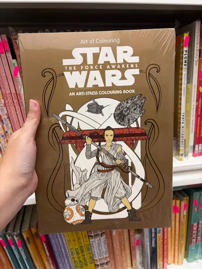 Star Wars Art of Colouring the Force Awakens